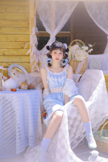 俄罗斯十八裸体模特美女图
